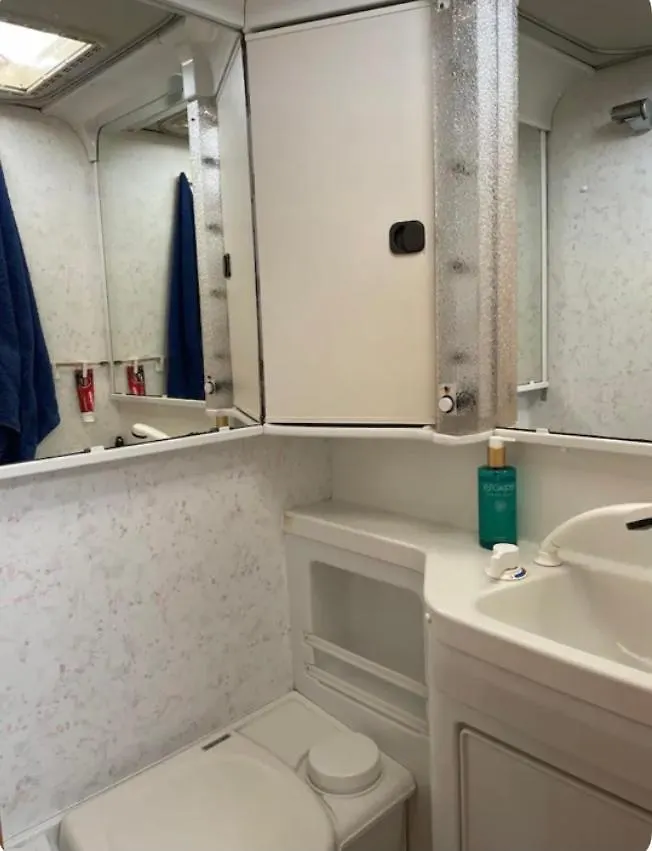 Tibetan Buddhist Jungle Camper Blanes Apartment